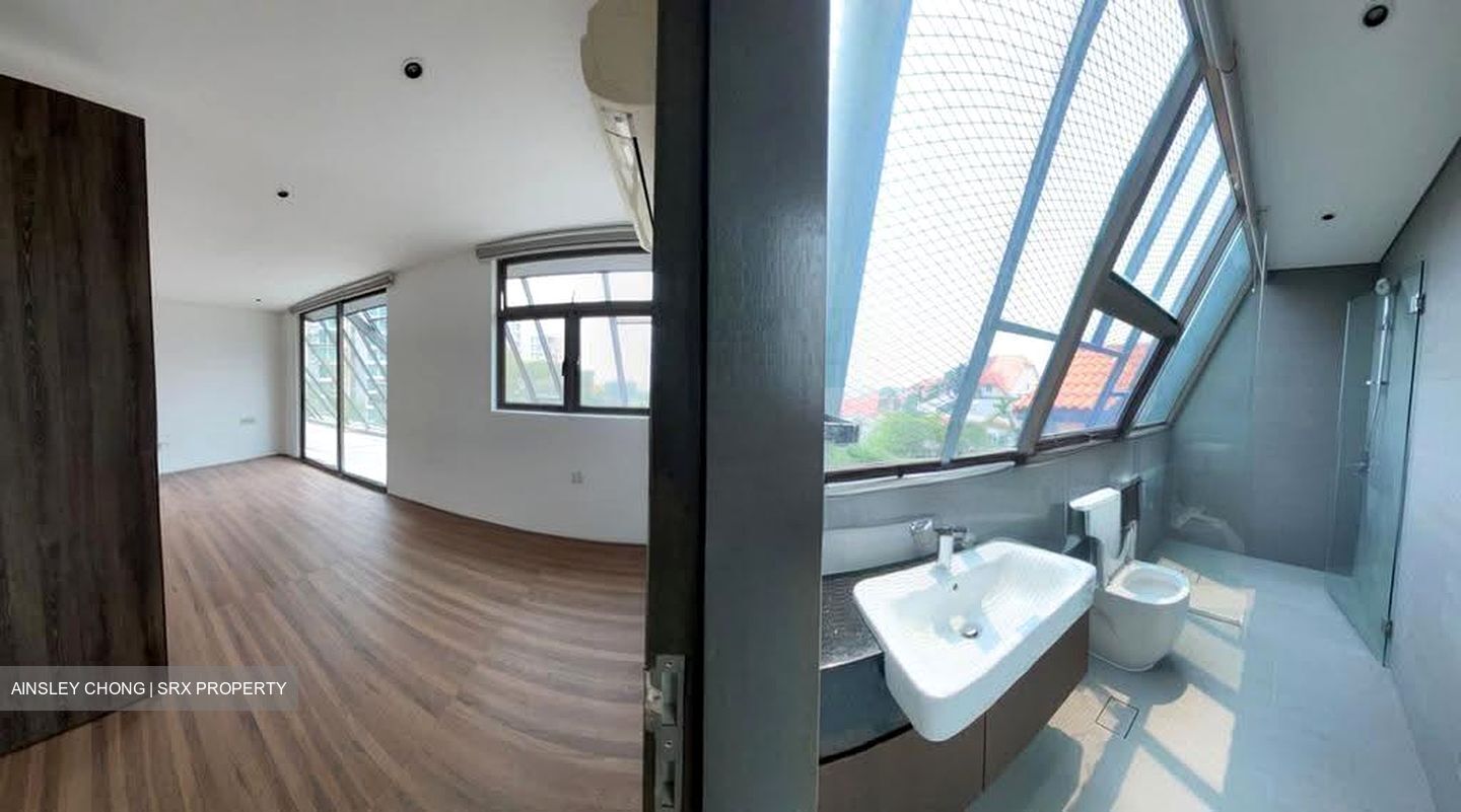 Lucky Hills (D16), Terrace #631102811